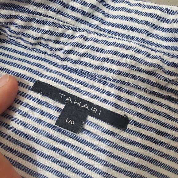 Tahari 100% Rayon Button Down Long Sleeves Shirt. Striped. White, Blue. Size L. - Picture 3 of 10